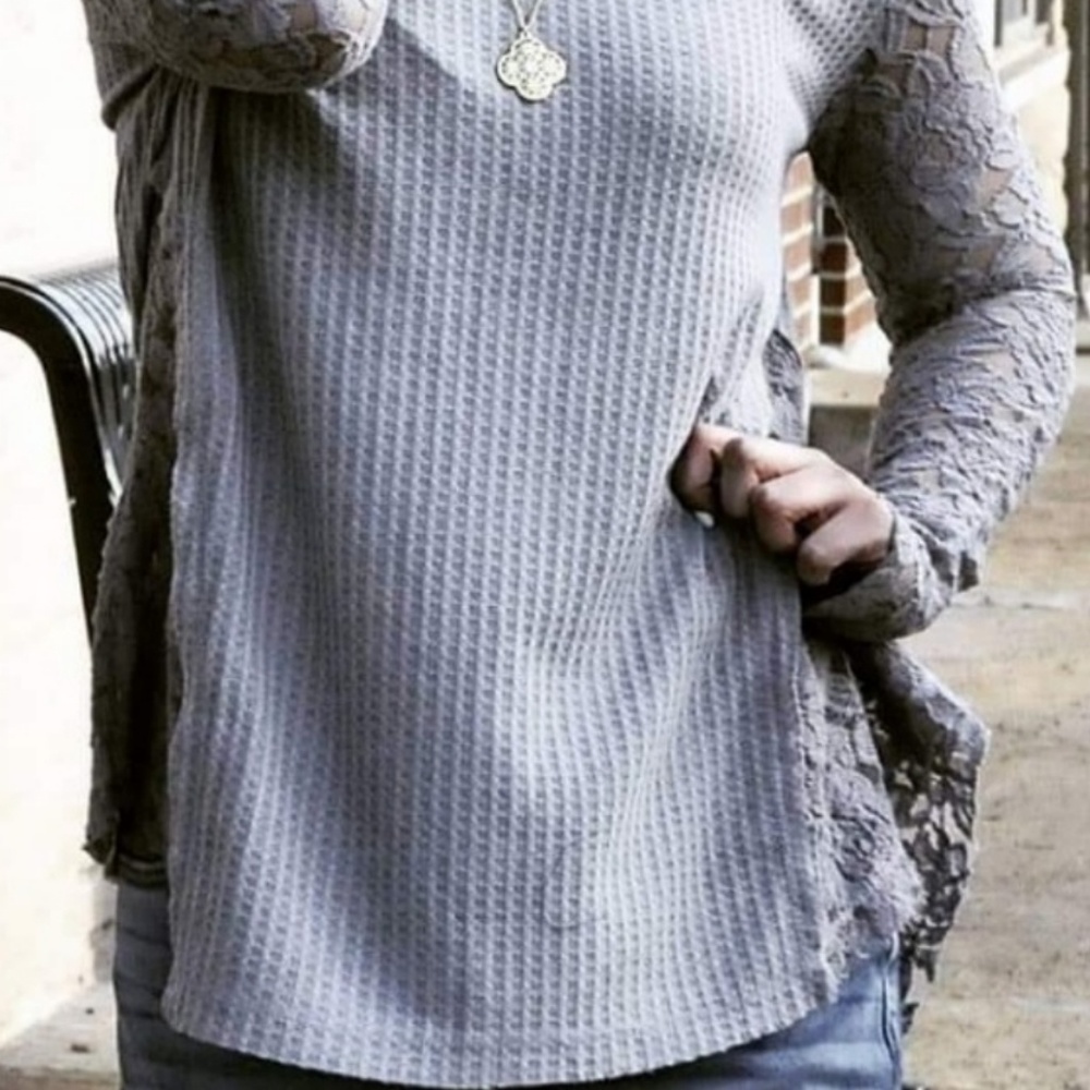 TRASKE Gray Thermal And Lace Long Sleeve Top - Picture 4 of 5